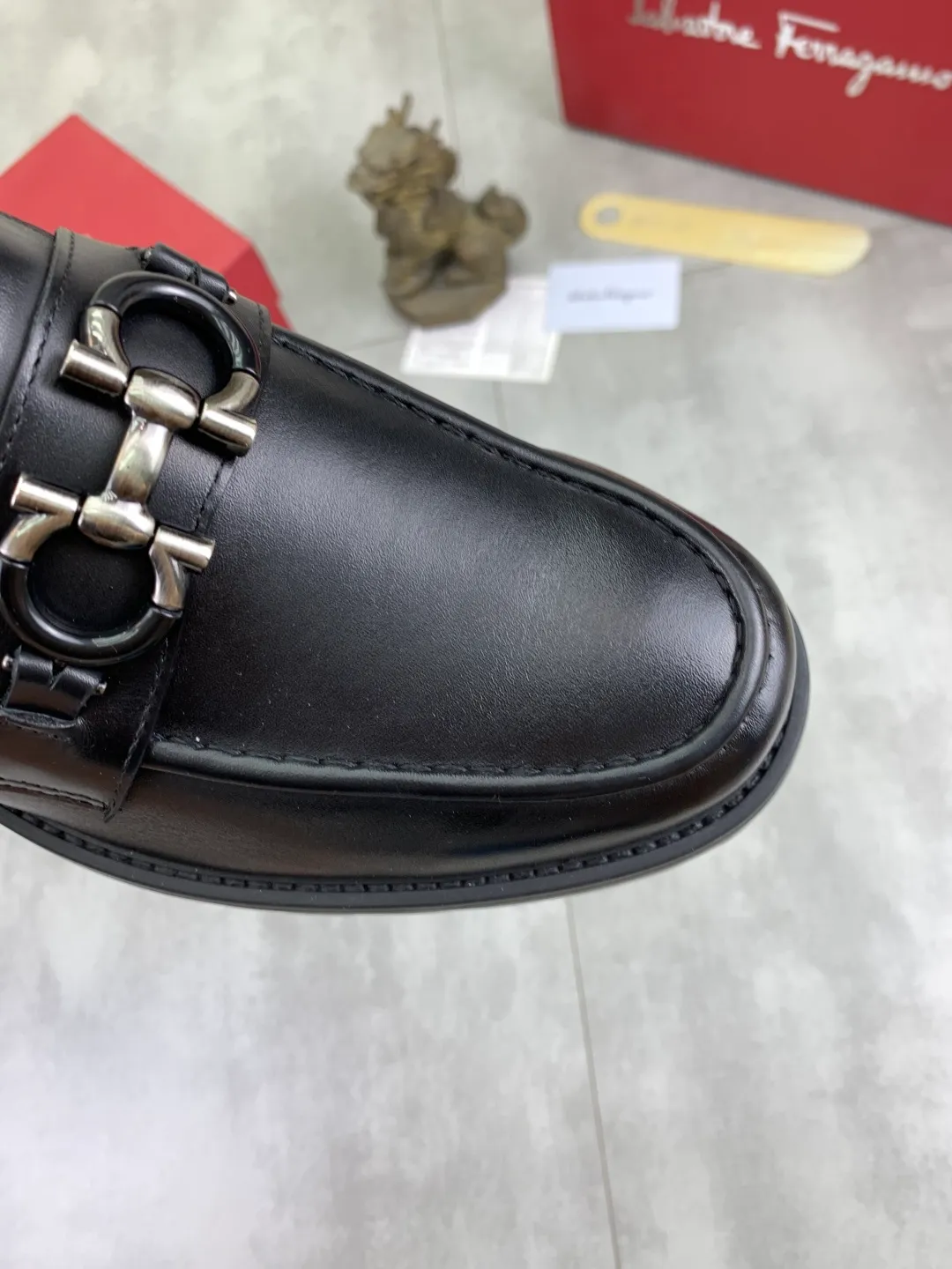 Men's Men's Shoes 💰P480💰[New Style] Water-dyed Niuli 🆘[Salvatore Ferragamo] Ferragamo's latest casual business leather shoes for men! Listed simultaneously! The fabric is made of specially imported original calfskin, and the interior is made of imported water-dyed cowhide. It is absolutely luxurious and leads the fashion trend. Matching code: 38-44 (45 and 46 can be customized) Multiple colors available